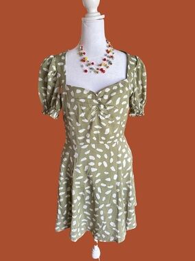 NWOT Lulus Green and white polka dot dress